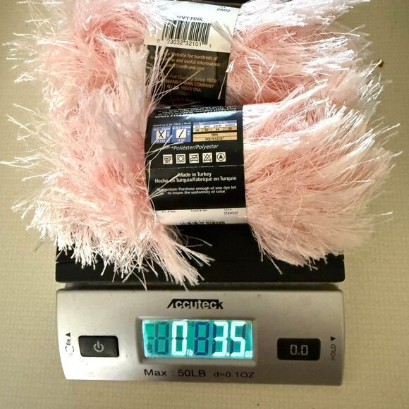 Lion Brand Fun Fur Eyelash Novelty Yarn 2 Skeins Soft Pink Color 101 Lot #2602 - Picture 4 of 4